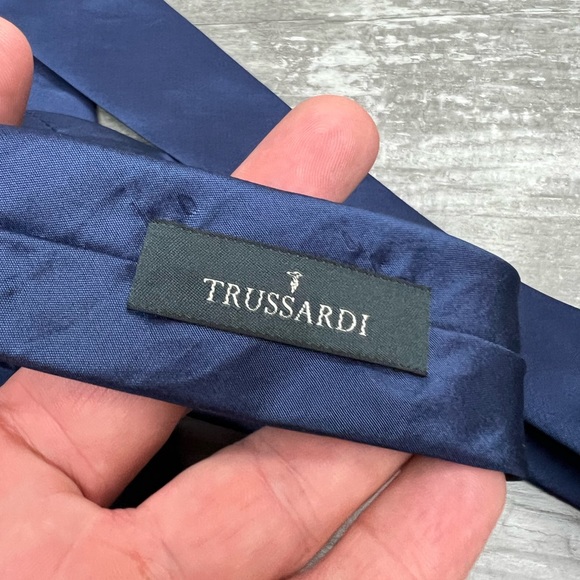 Trussardi Solid Navy Blue Silk Tie - Picture 5 of 6